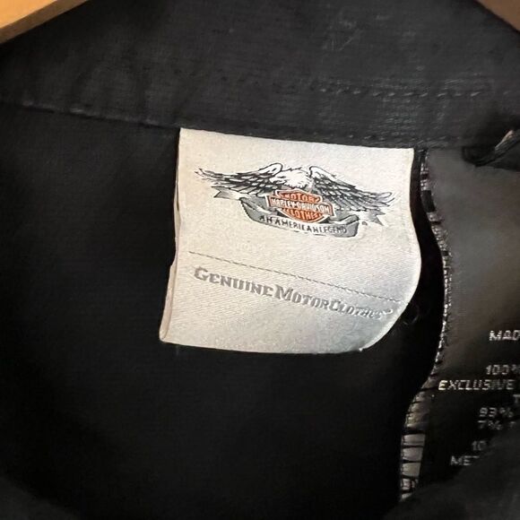 Womens Harley Davidson button down work shirt. - Picture 3 of 9
